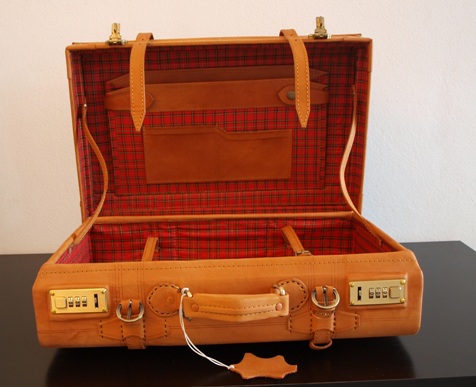 Luxe kado's bij Handgemaakte lederen koffers en tassen. - Lederen koffers